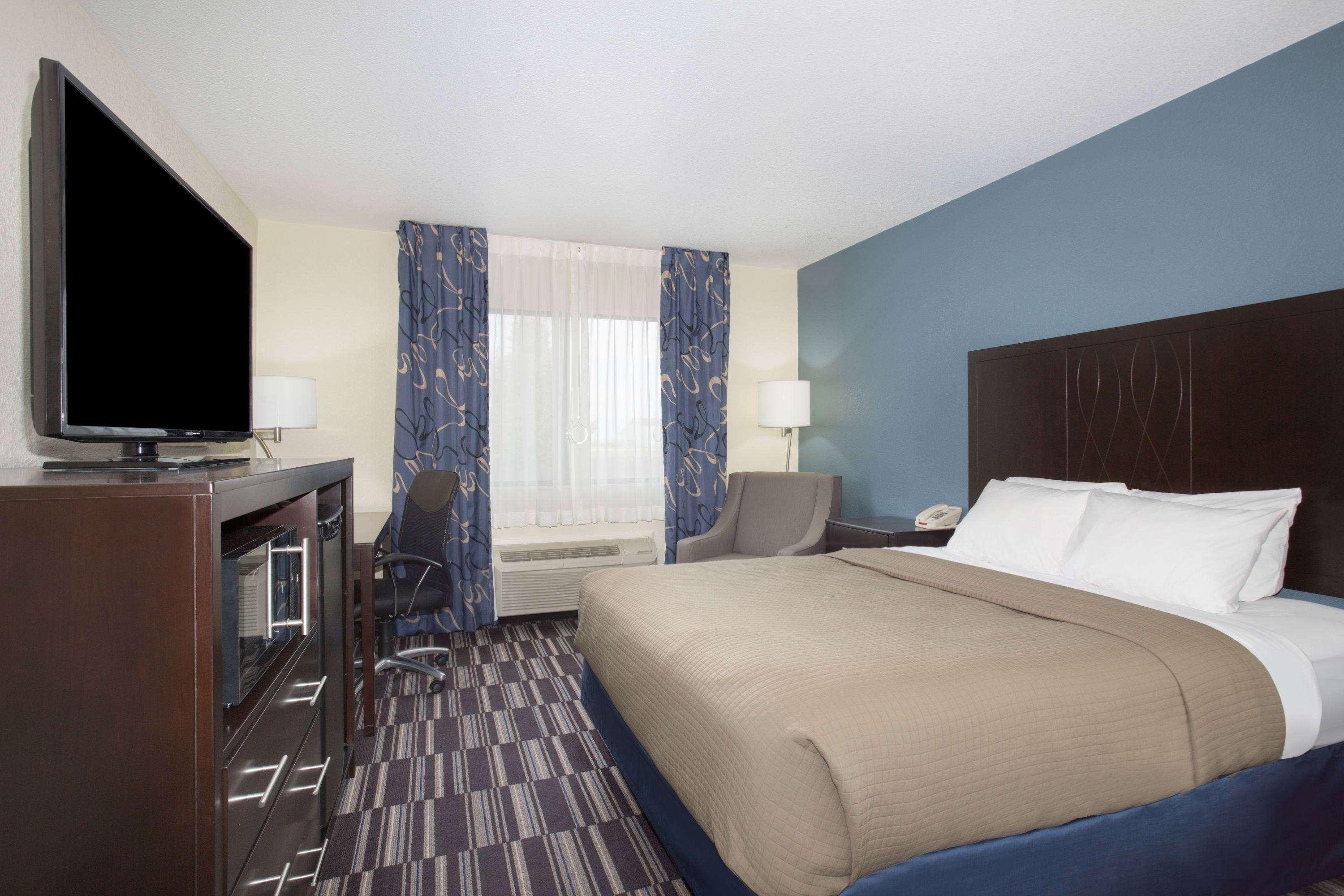 Americinn By Wyndham Mount Pleasant Exteriör bild